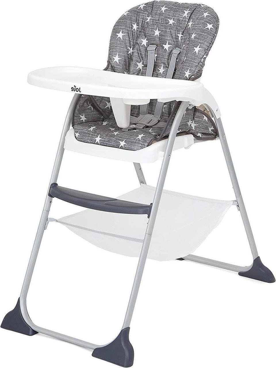 Scaun de masă pentru copil lângă masă în bucătărie